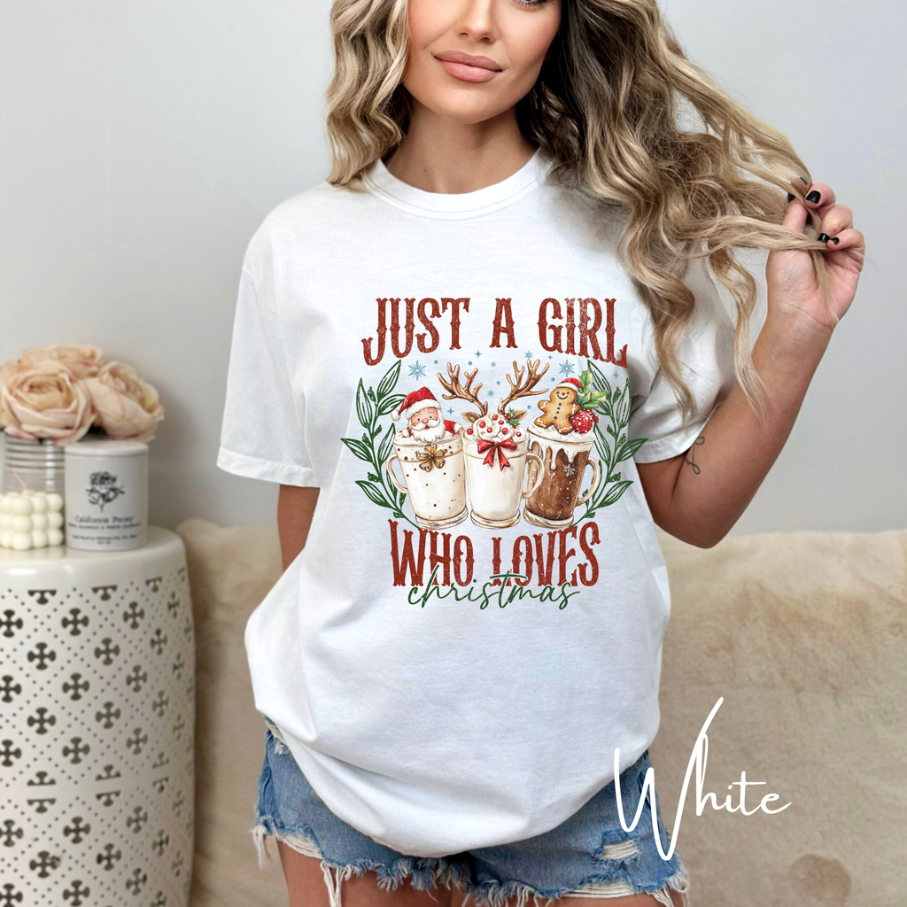 🎄✨ Just a Girl Who Loves Christmas Comfort Colors T-Shirt – Cute Holiday Drinks Graphic Tee 🍸☕🍹 Retro Western Festive Style Tshirt