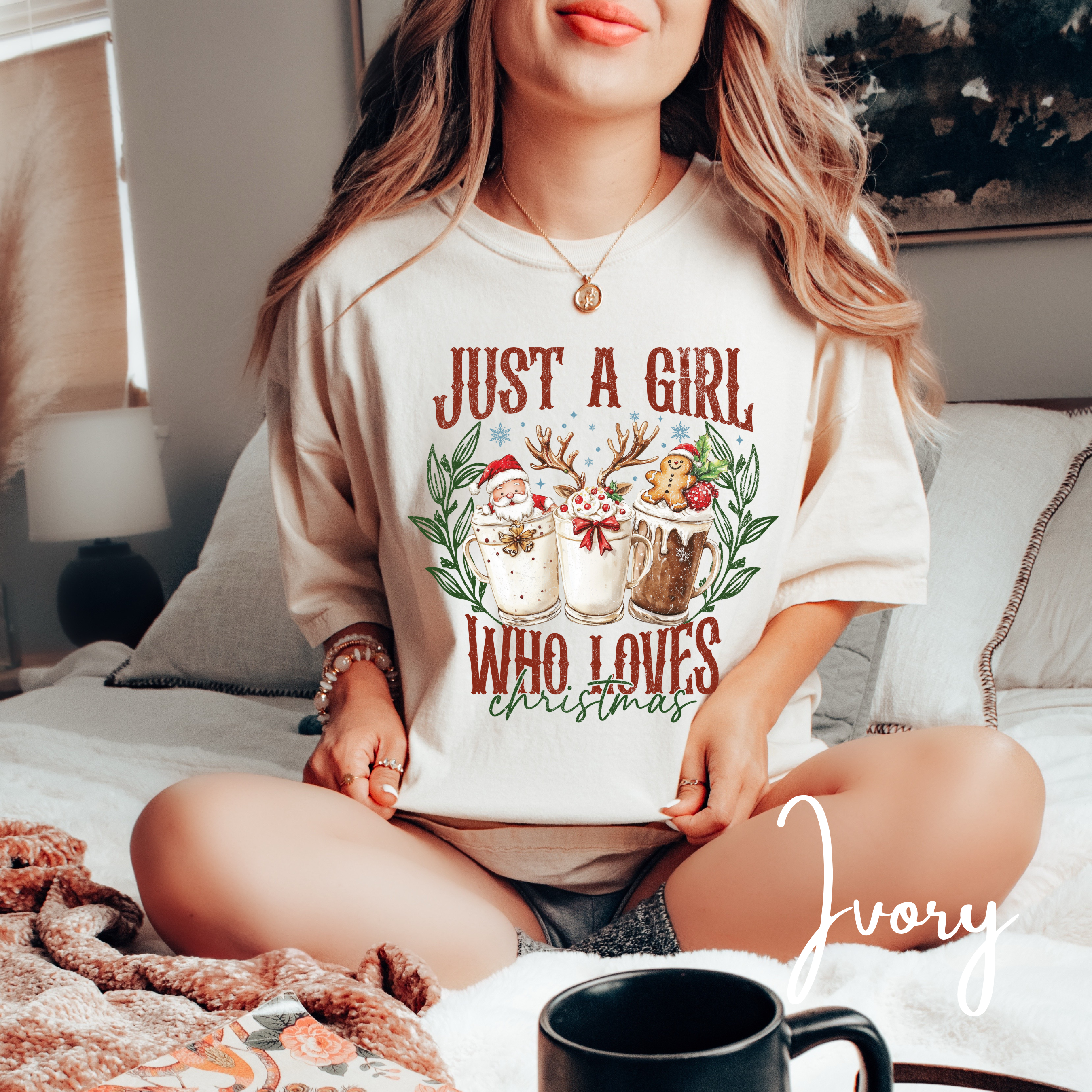 🎄✨ Just a Girl Who Loves Christmas Comfort Colors T-Shirt – Cute Holiday Drinks Graphic Tee 🍸☕🍹 Retro Western Festive Style Tshirt