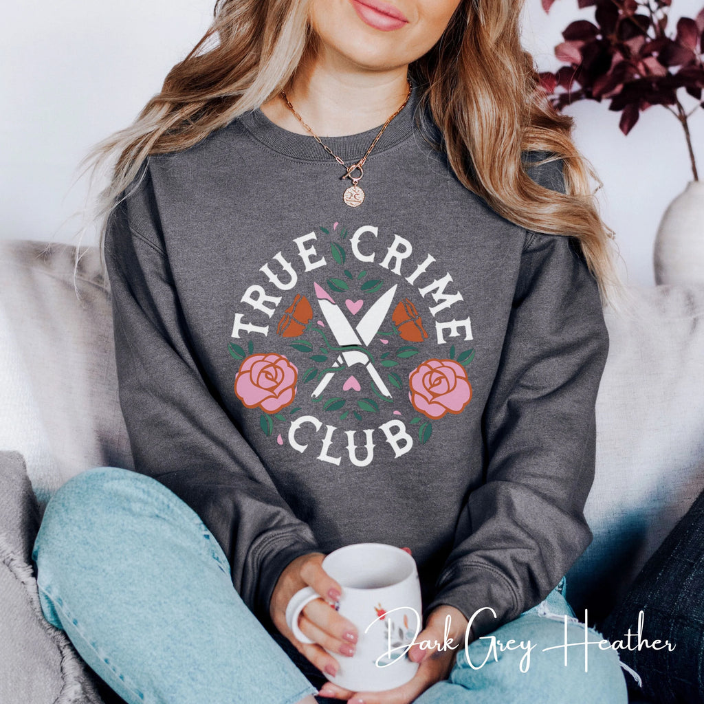 True Crime Club Sweatshirt | Rose Wreath & Crossed Knives Graphici Gldan 18000 Sweatshirt