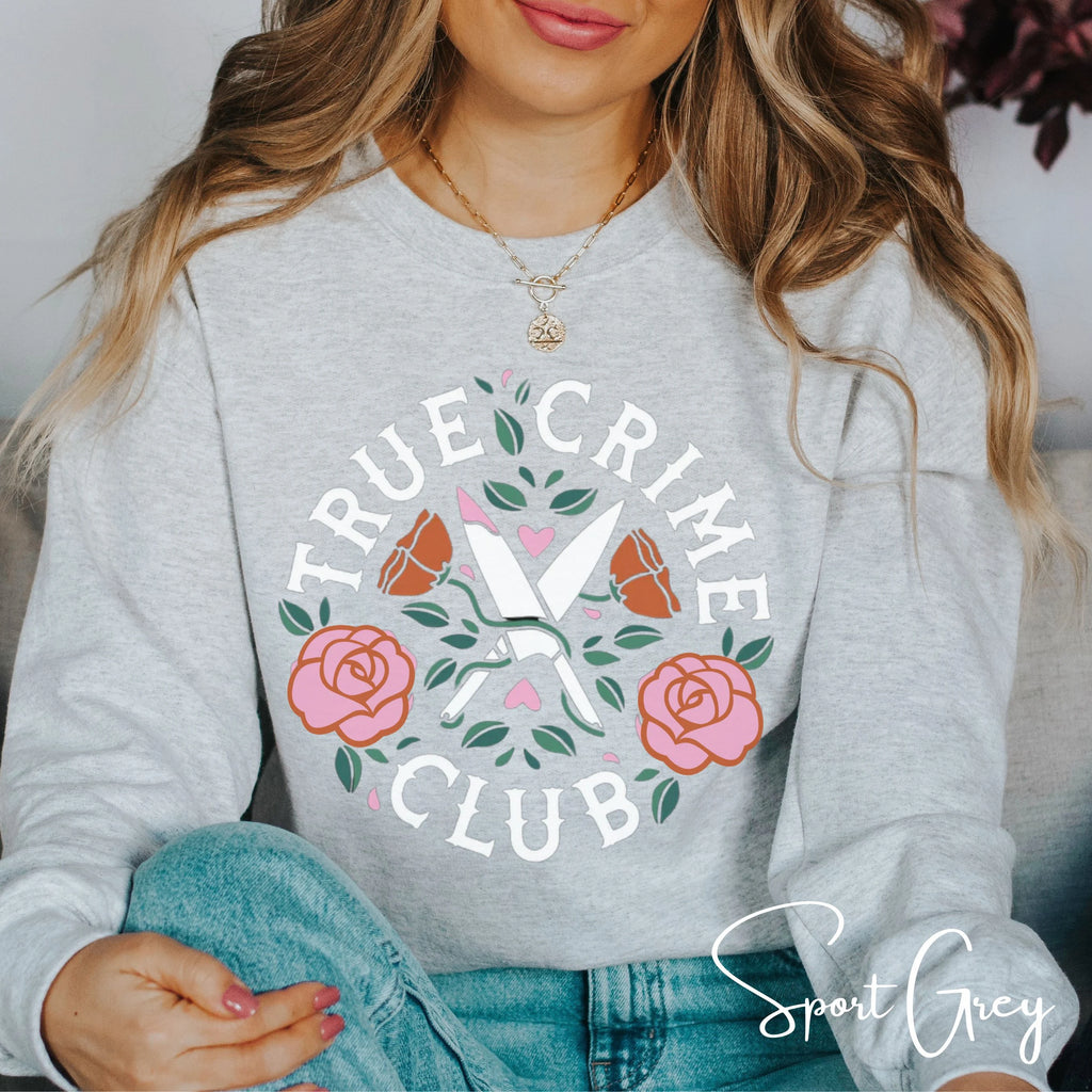True Crime Club Sweatshirt | Rose Wreath & Crossed Knives Graphici Gldan 18000 Sweatshirt