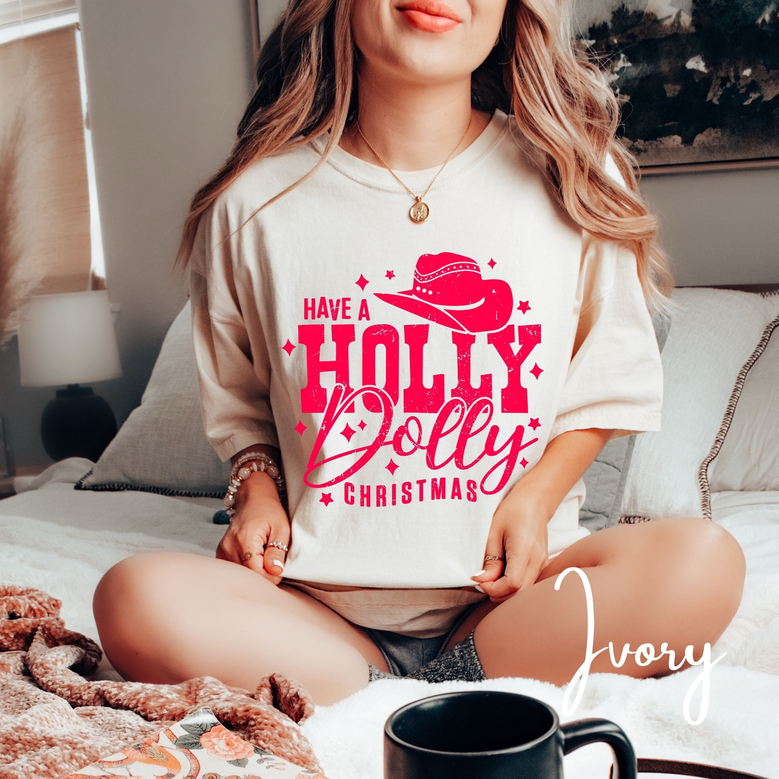 🎄💗 Have a Holly Dolly Christmas – Comfort Colors Vintage-Wash Holiday T-Shirt ✨ Retro Country Christmas Tee