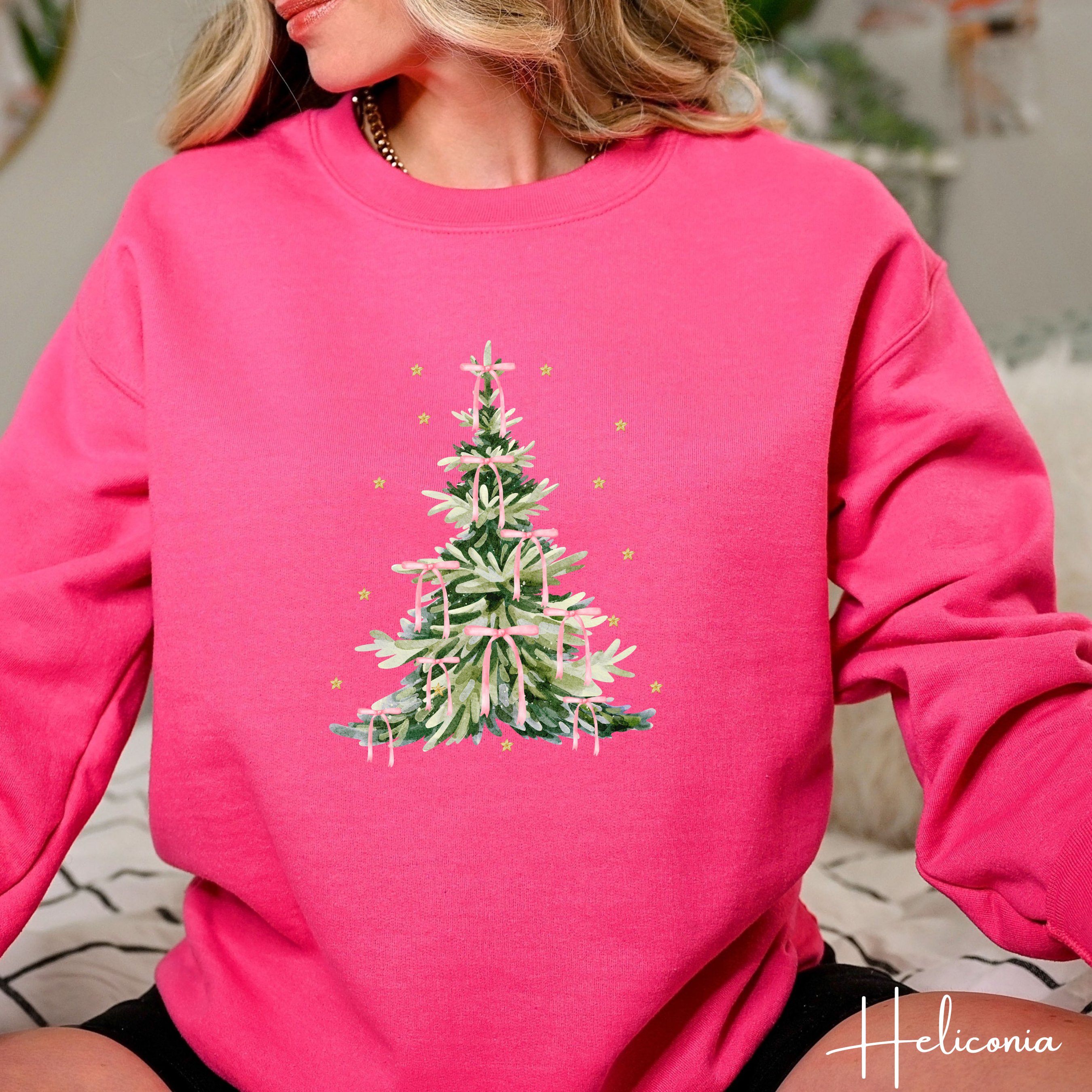 🎀🎄 Vintage Coquette Christmas Tree Sweatshirt – Retro Holiday Tree with Bow Decor • Soft & Feminine Festive Crewneck
