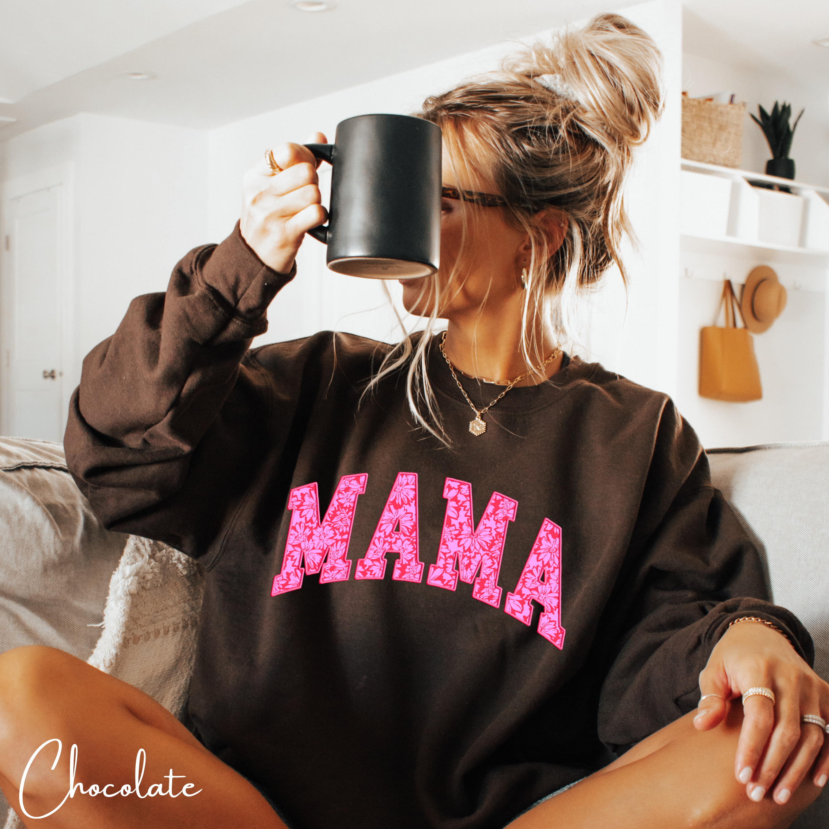 ✨ MAMA Floral Sweatshirt – Gildan 18000 | Cozy Pink Flower Mama Gildan 18000 Crewneck 💗🌸