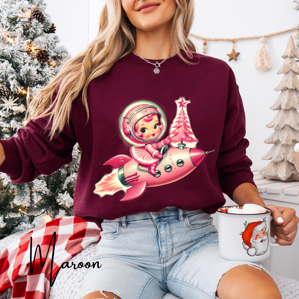 🚀 “Retro Rocket Reindeer Girl Christmas Sweatshirt” – Gildan 18000 🚀