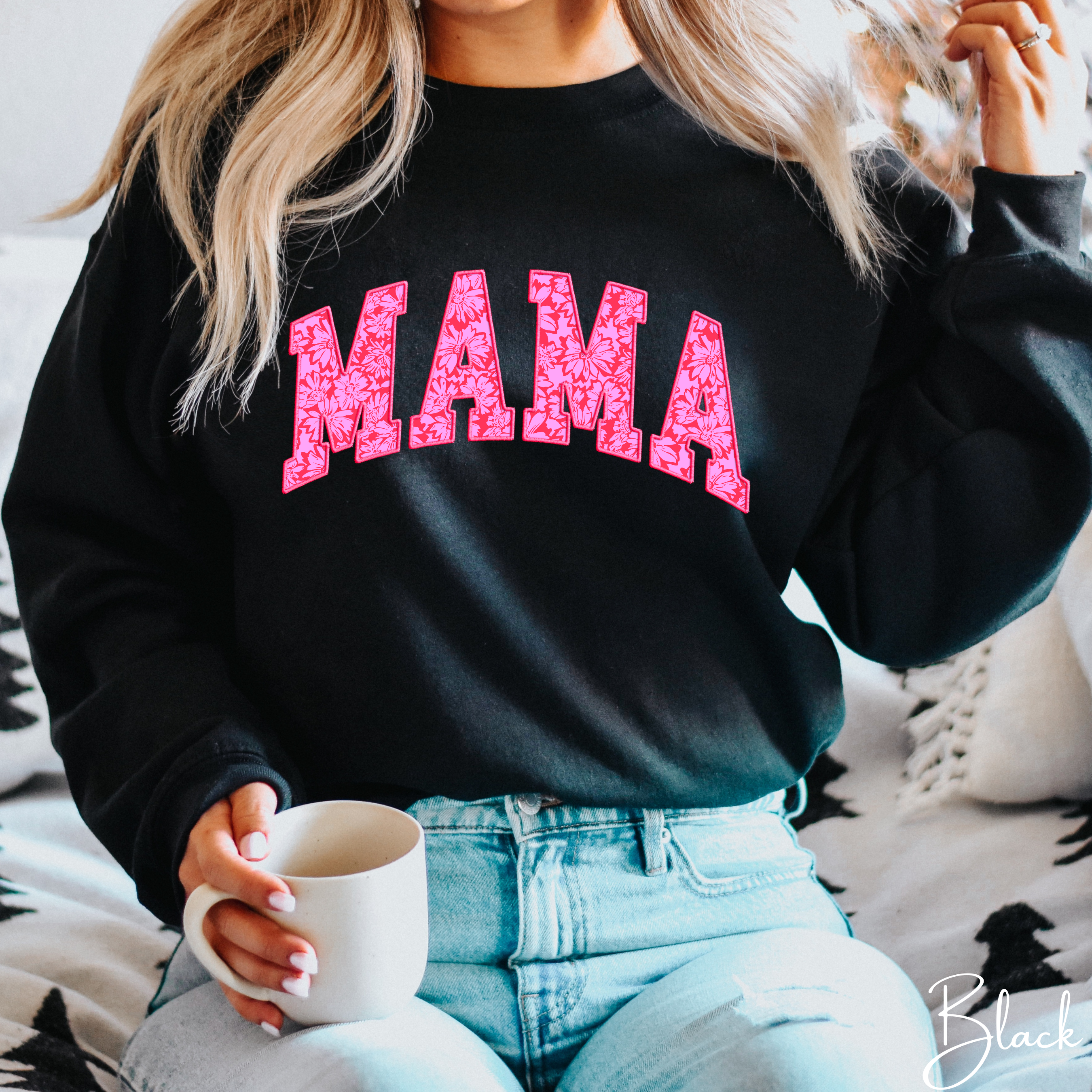 ✨ MAMA Floral Sweatshirt – Gildan 18000 | Cozy Pink Flower Mama Gildan 18000 Crewneck 💗🌸